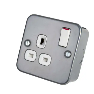 (w) MC521-01 METAL CLAD SINGLE SWICHED 13A POWER SOCKET